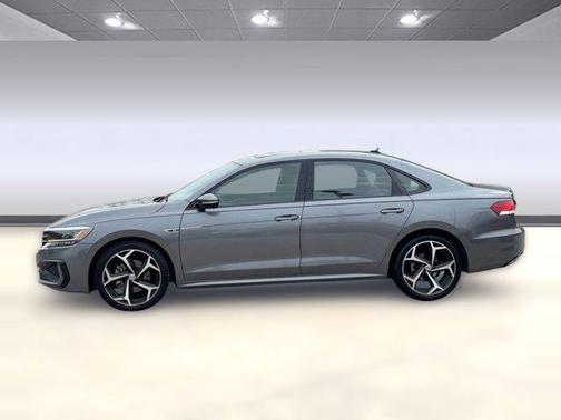 2022 Volkswagen Passat 2.0T R-Line