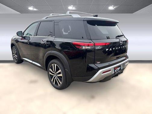 2025 Nissan Pathfinder Platinum FWD