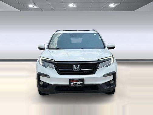 White 2022 Honda Pilot AWD Black Edition