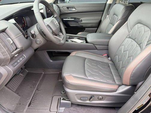 Super Black 2026 Nissan Pathfinder Platinum