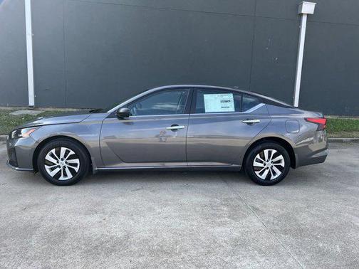2025 Nissan Altima S FWD