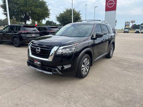2025 Nissan Pathfinder SL 4WD