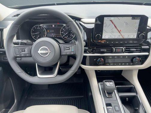 2025 Nissan Pathfinder SL FWD