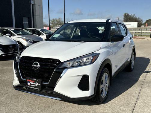 2025 Nissan Kicks S