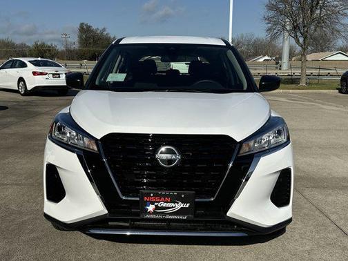 2025 Nissan Kicks S