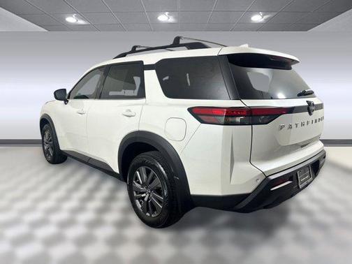 2024 Nissan Pathfinder SV FWD