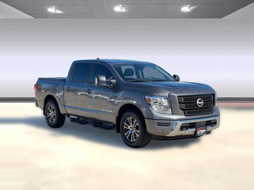 2023 Nissan Titan SV