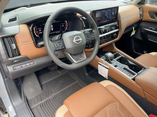 Boulder Gray Pearl/Super Black 2026 Nissan Pathfinder Platinum