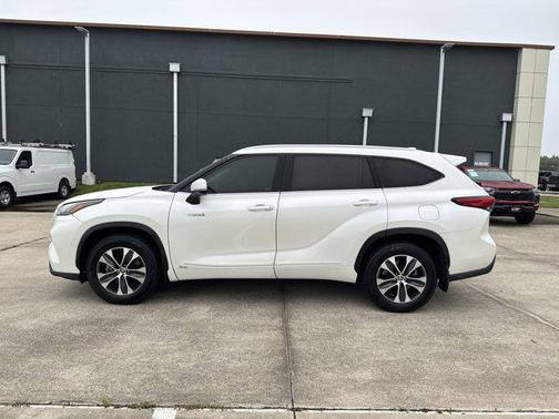 2020 Toyota Highlander Hybrid XLE