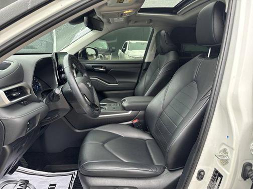 2020 Toyota Highlander Hybrid XLE