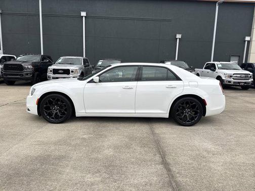 2020 Chrysler 300 S