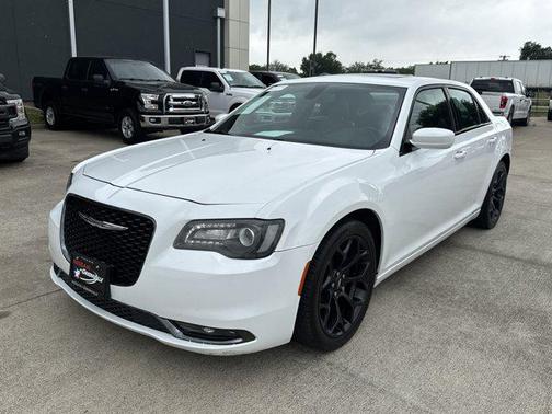 2020 Chrysler 300 S