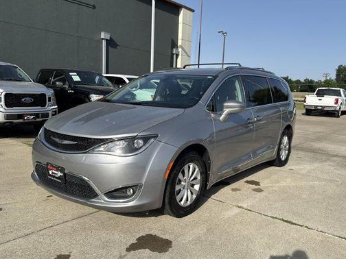 2018 Chrysler Pacifica Touring-L