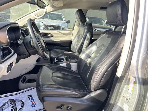 2018 Chrysler Pacifica Touring-L