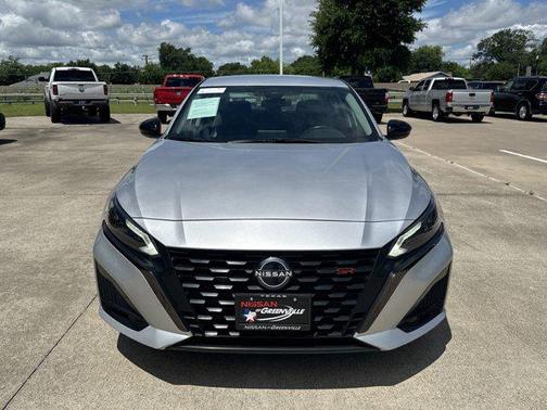 2023 Nissan Altima SR FWD