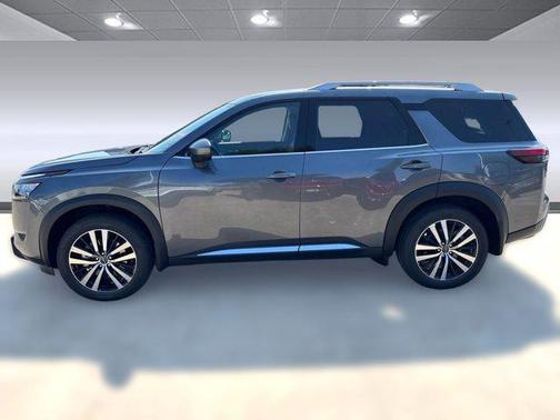 2025 Nissan Pathfinder Platinum FWD