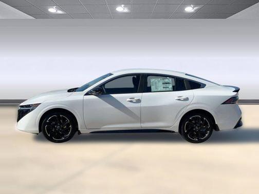 Aspen White Tricoat 2026 Nissan Sentra SR