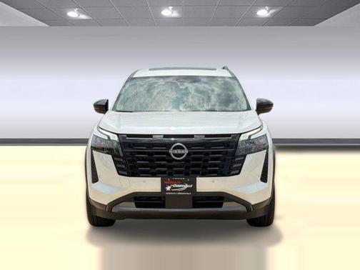Everest White Pearl Tricoat 2026 Nissan Pathfinder Platinum