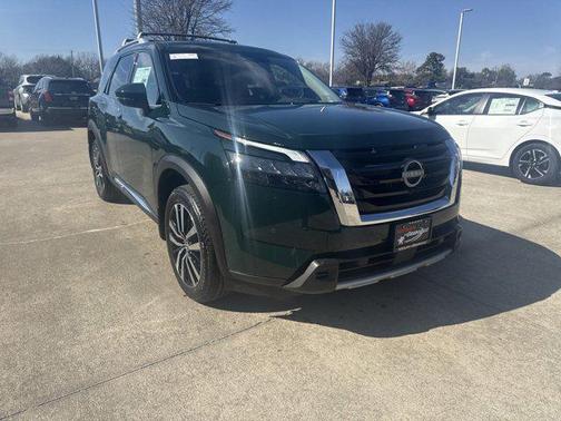 2025 Nissan Pathfinder Platinum FWD