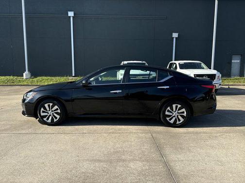 2023 Nissan Altima S FWD
