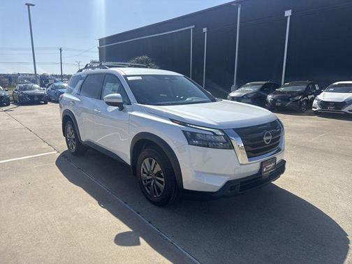 2025 Nissan Pathfinder SV FWD