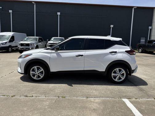 2023 Nissan Kicks S