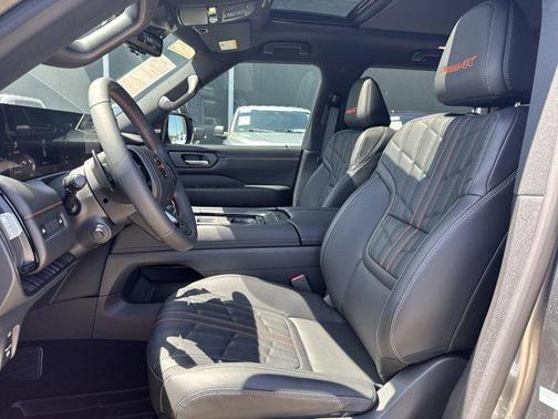 2025 Nissan Armada PRO-4X 4WD