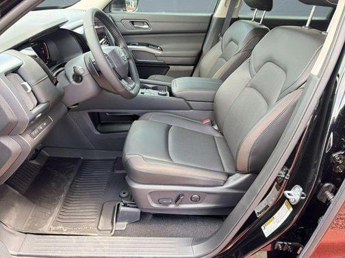 Super Black 2026 Nissan Pathfinder SL