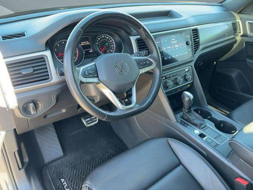 2020 Volkswagen Atlas Cross Sport 3.6L V6 SE w/Technology R-Line