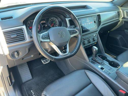 2020 Volkswagen Atlas Cross Sport 3.6L V6 SE w/Technology R-Line