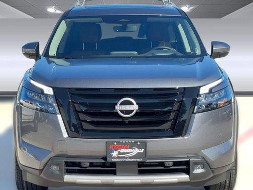 2025 Nissan Pathfinder Platinum FWD