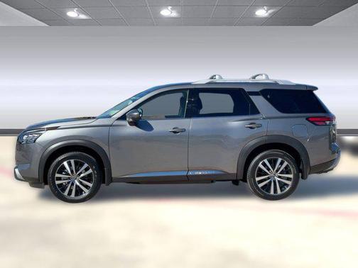 2025 Nissan Pathfinder Platinum FWD