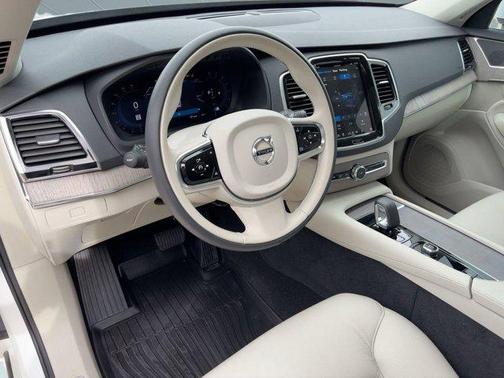 2024 Volvo XC90 B6 Plus Bright Theme 7-Seater