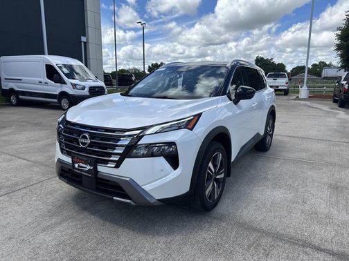 2025 Nissan Rogue SL