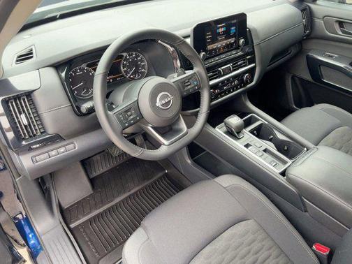 2025 Nissan Pathfinder SV FWD