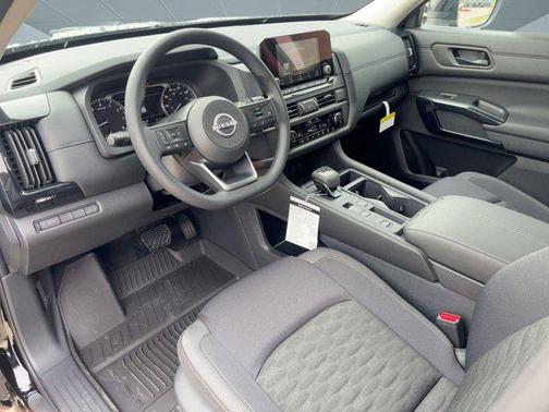 2025 Nissan Pathfinder S FWD