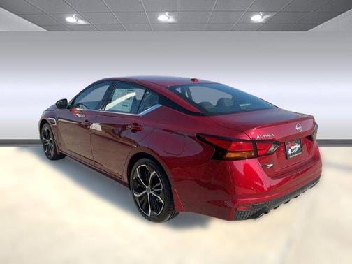 2025 Nissan Altima SR FWD