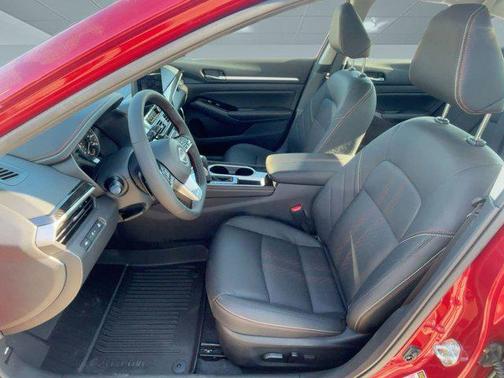 2025 Nissan Altima SR FWD