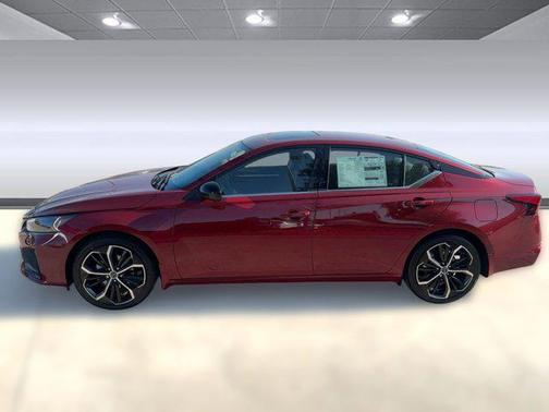 2025 Nissan Altima SR FWD