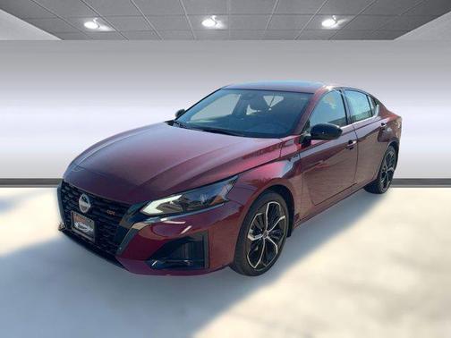 2025 Nissan Altima SR FWD