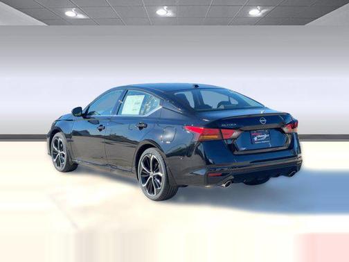 2025 Nissan Altima SR FWD