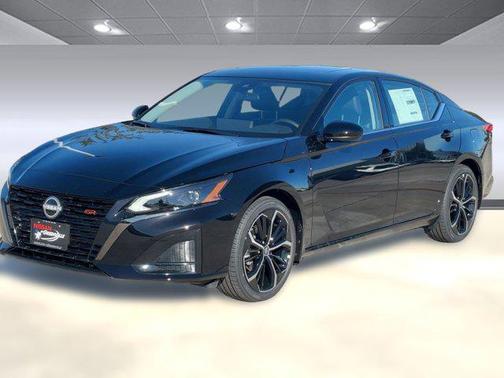 2025 Nissan Altima SR FWD