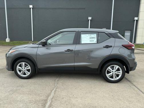 2025 Nissan Kicks S