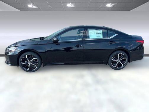 2025 Nissan Altima SR FWD