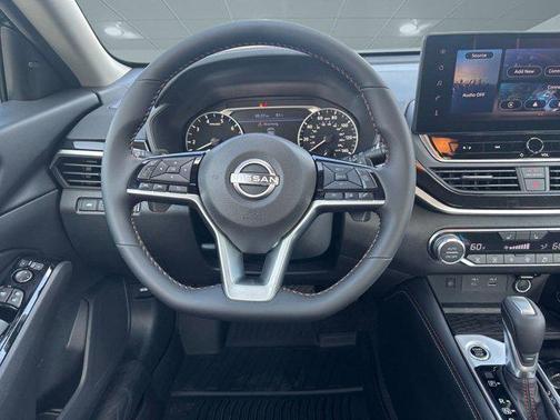 2025 Nissan Altima SR FWD