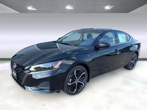 2025 Nissan Altima SR FWD