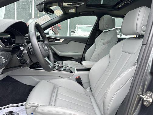 2022 Audi A4 45 S line Premium Plus