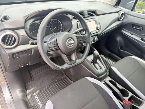 Gun Metallic 2025 Nissan Versa 1.6 S