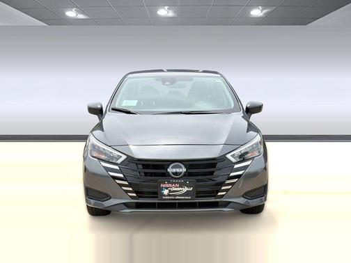Gun Metallic 2025 Nissan Versa 1.6 S