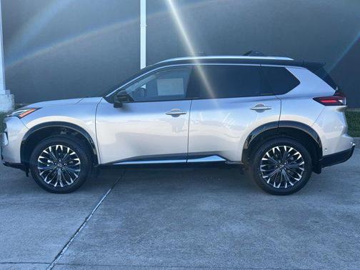 2025 Nissan Rogue Platinum
